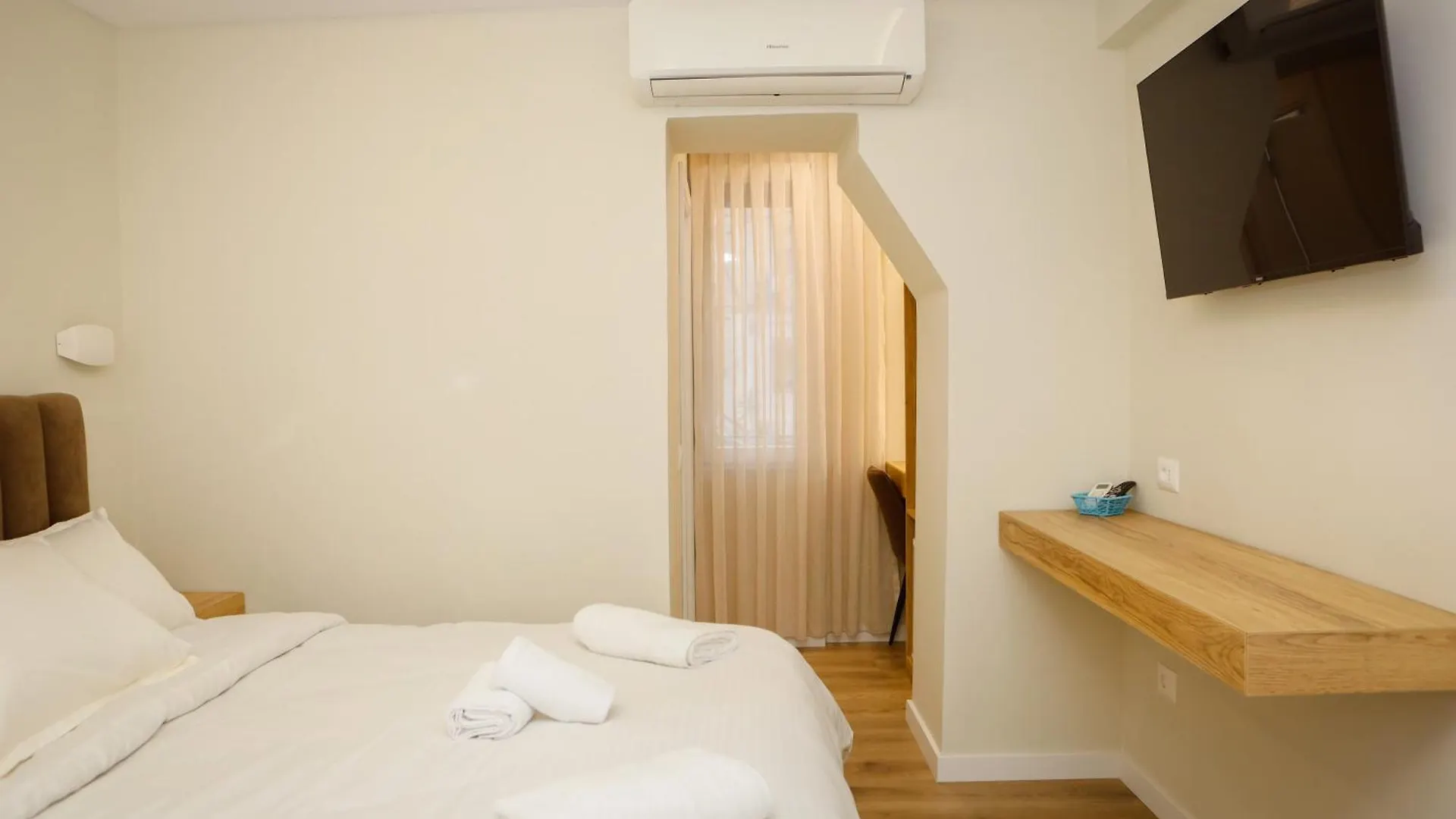 Tirana Hotel Petite Maison Hermes 3*,
