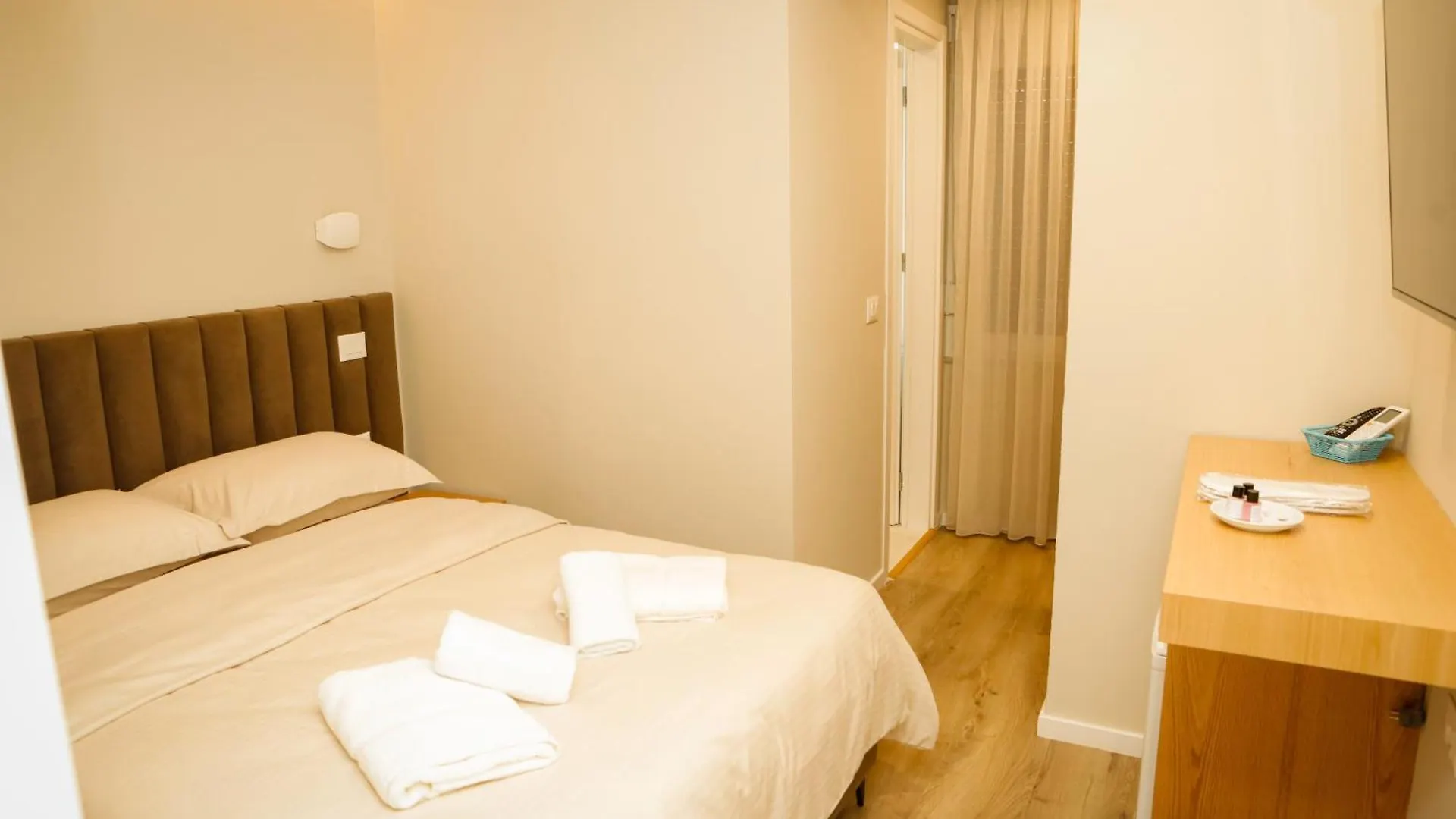 Tirana Hotel Petite Maison Hermes 3*,  Albania